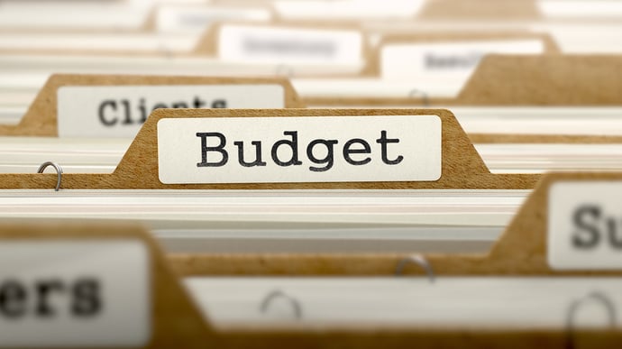 Die 5 besten Wege, B2B-Kontakte mit geringem Budget zu generieren